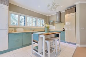 Kitchen- click for photo gallery